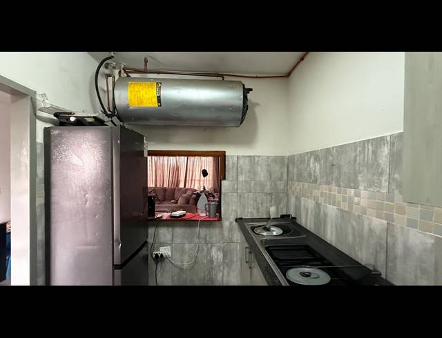 2 BEDROOM APARTMENT FOR SALE IN SUNNYSIDE